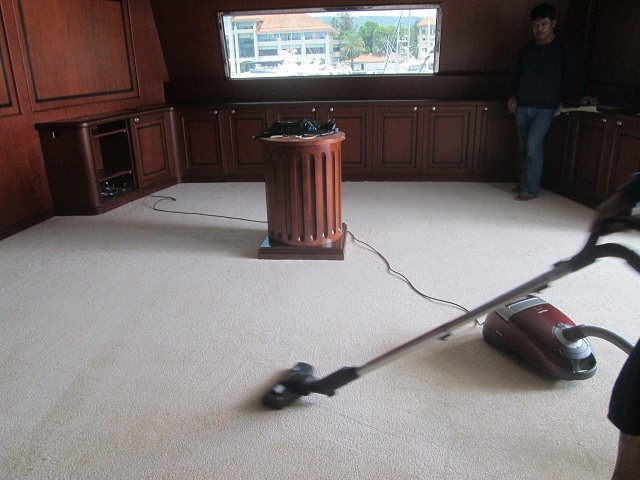 How to Clean Carpet Flooring