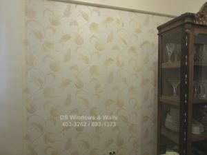 Vinyl wallpaper vines design