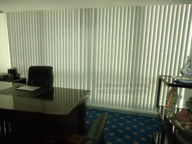 President's room interior using vertical blinds